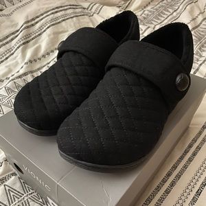 Vionic Jackie slipper sz 9